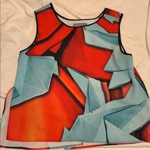 Geometric tank with open back